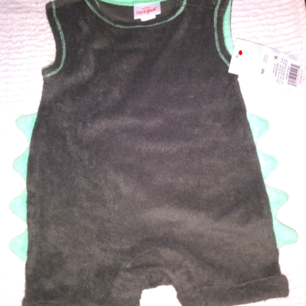 Cute outfit for a newborn.